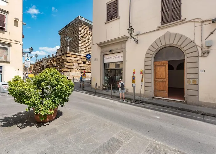 Heart Of Florence In Great Location